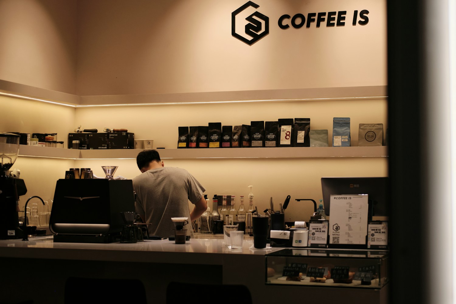 A barista at work in a café